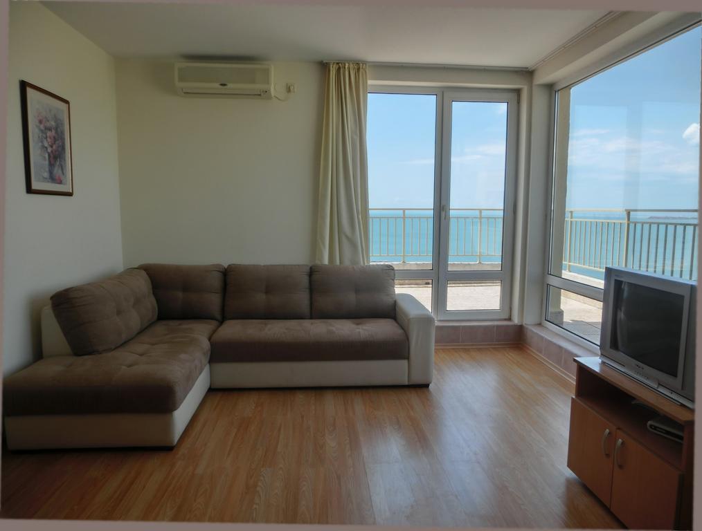 Panoramic Sea View Apartment Crown, Pools And Beach, Sveti Vlas Buitenkant foto